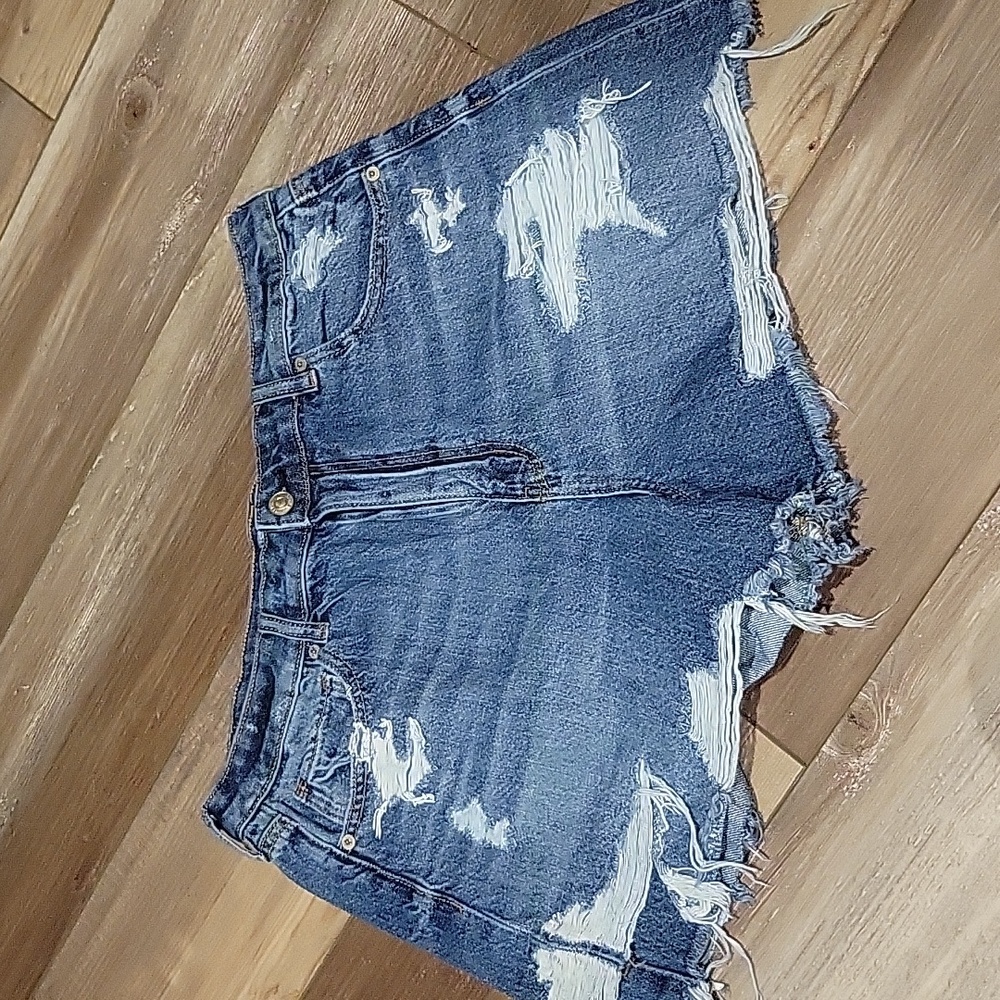 American eagle mom Jean shorts